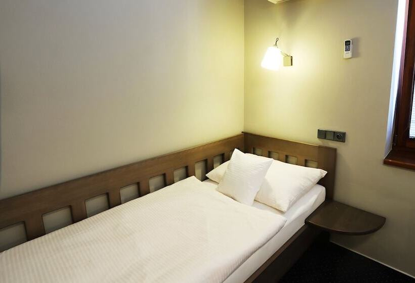 חדר סטנדרט לשלושה, Apart Hotel Jablonec