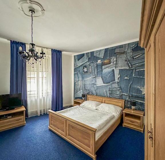 豪华房间, Růžek