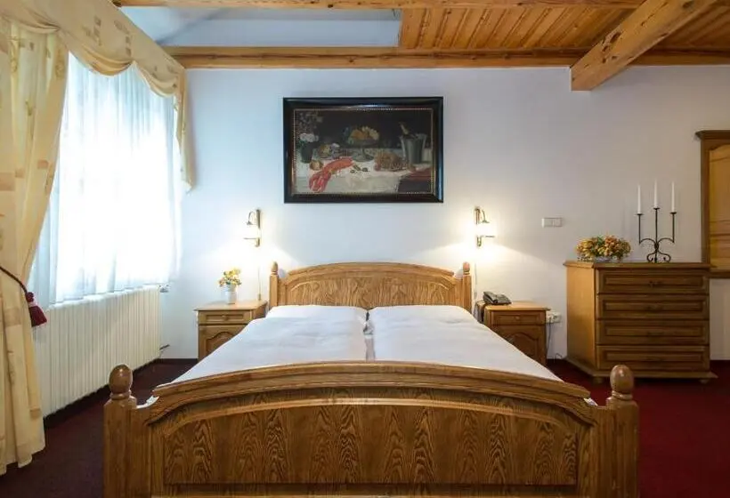 メゾネットスイート, šumava