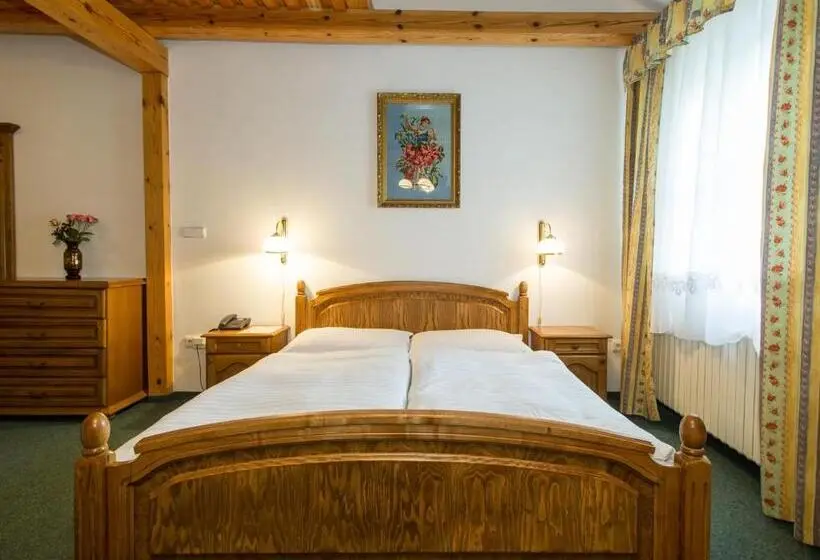メゾネットスイート, šumava