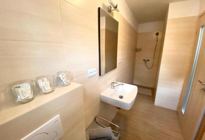 침실 2개 아파트, Penzion Sen