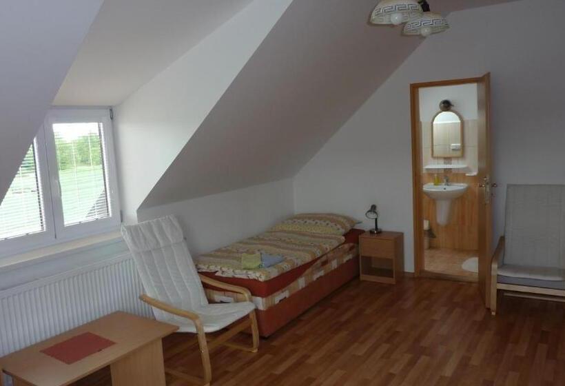 Номер Стандарт Трехместный, Penzion Slávka