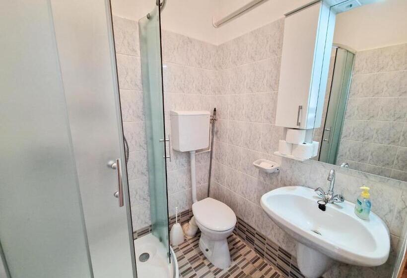 标准间带阳台, Weinberger Vendégház