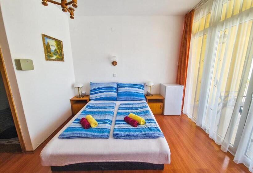 标准间带阳台, Weinberger Vendégház