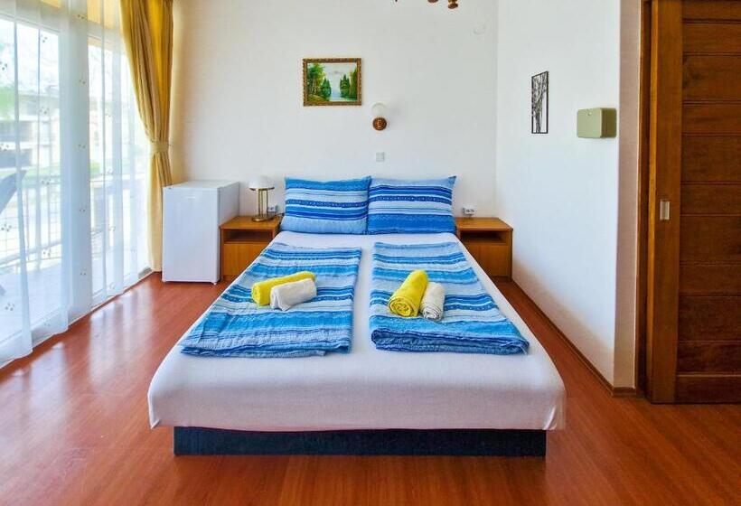 标准间带阳台, Weinberger Vendégház