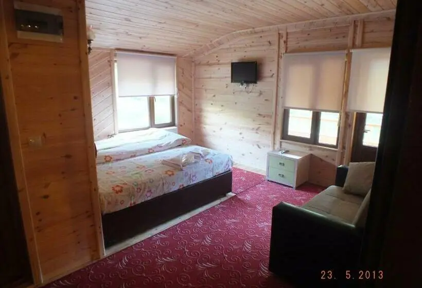 اتاق استاندارد با بالکن, Yedigoller Hotel & Restaurant