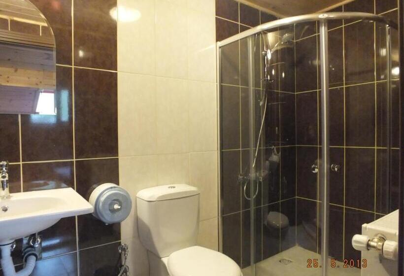 Standard Kolmen Hengen Huone Parveke, Yedigoller Hotel & Restaurant