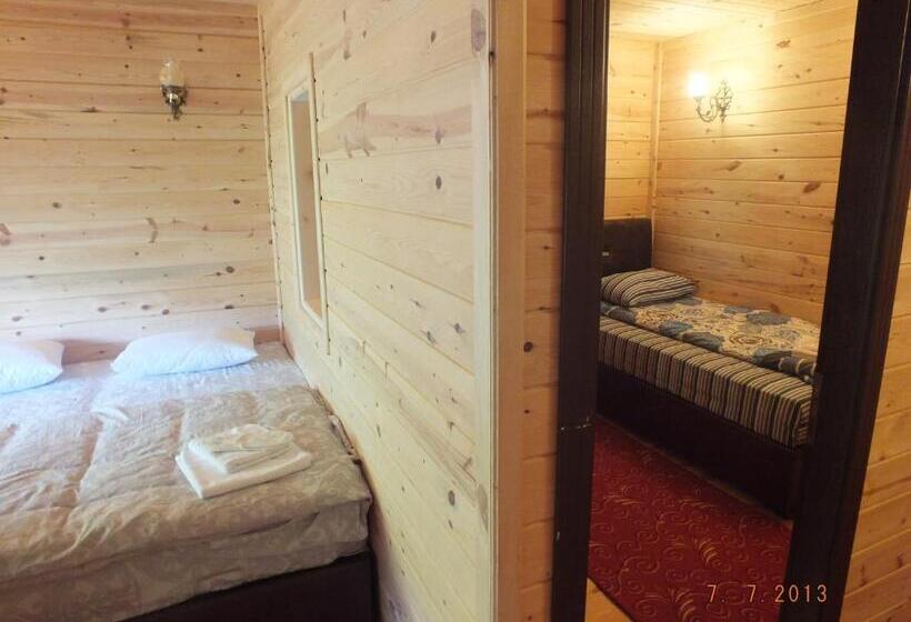 Perhesviitti, Yedigoller Hotel & Restaurant