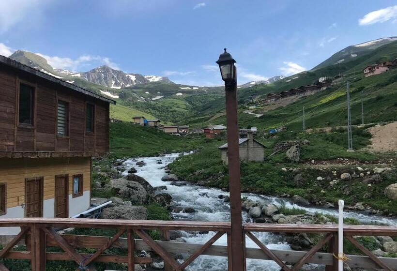 Perhesviitti, Yedigoller Hotel & Restaurant