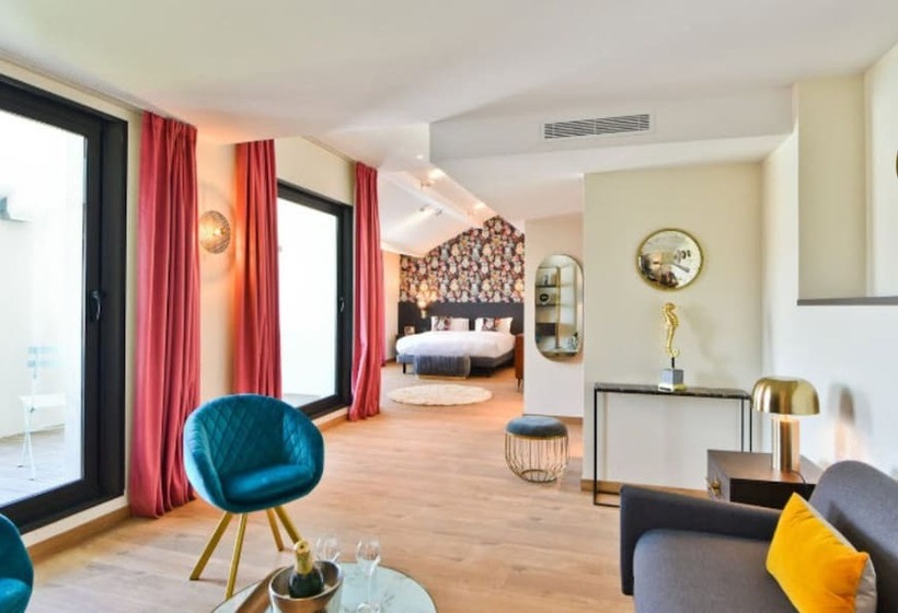 جناح جونيور مطل على المدينة, La Villa Port D Antibes & Spa