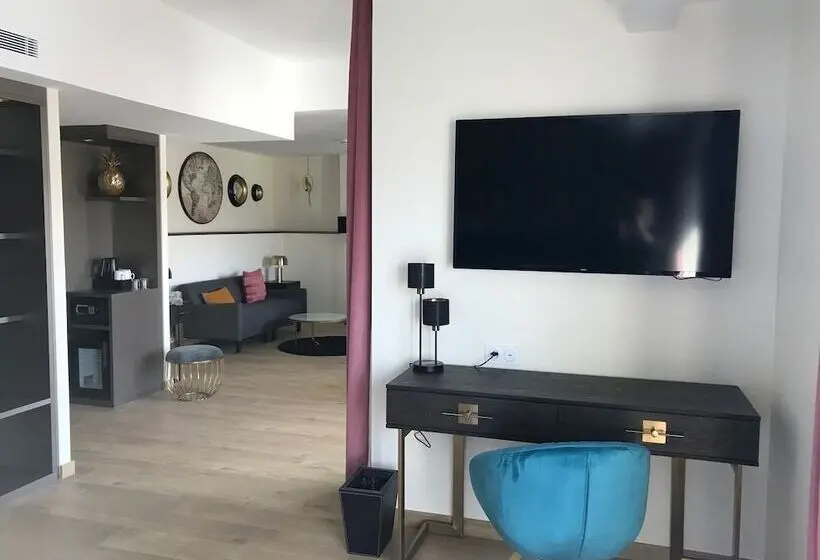 シティビュージュニアスイート, La Villa Port D Antibes & Spa