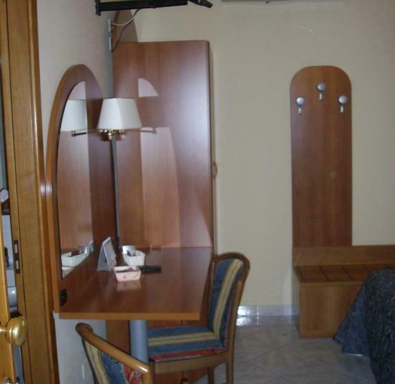 غرفة قياسية, Ristorante Albergo Roma