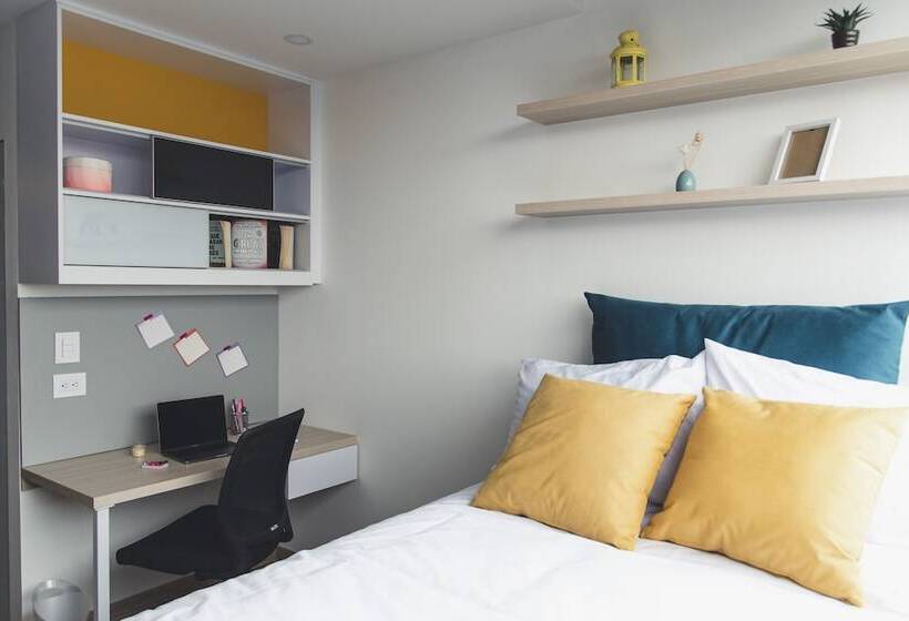 标准间, Spotty Bogotá Centro