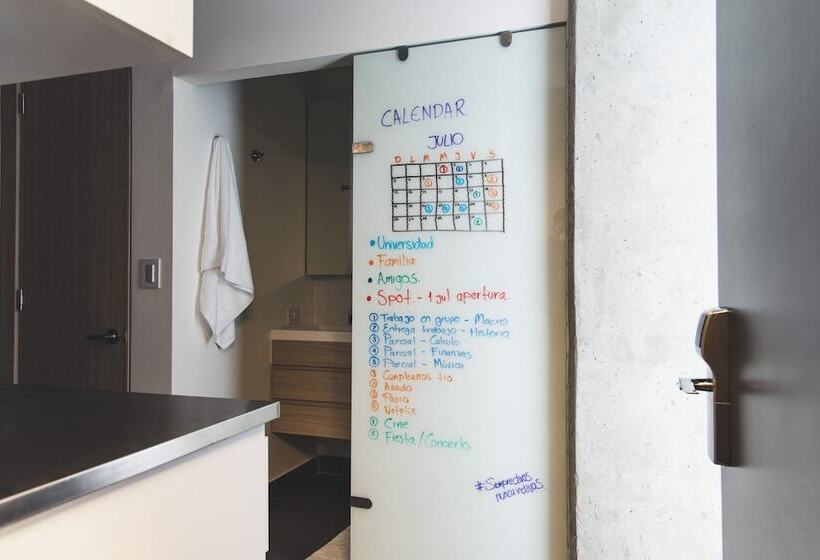 高级大房间, Spotty Bogotá Centro