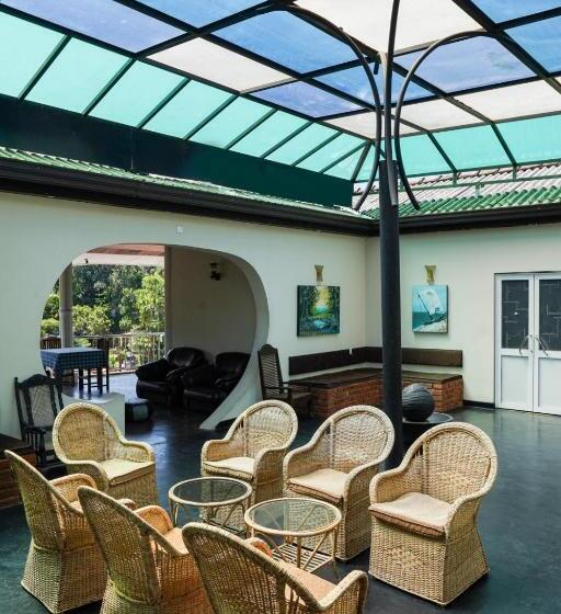 اتاق استاندارد سه تخته با بالکن, Pub Ceylon Hostel