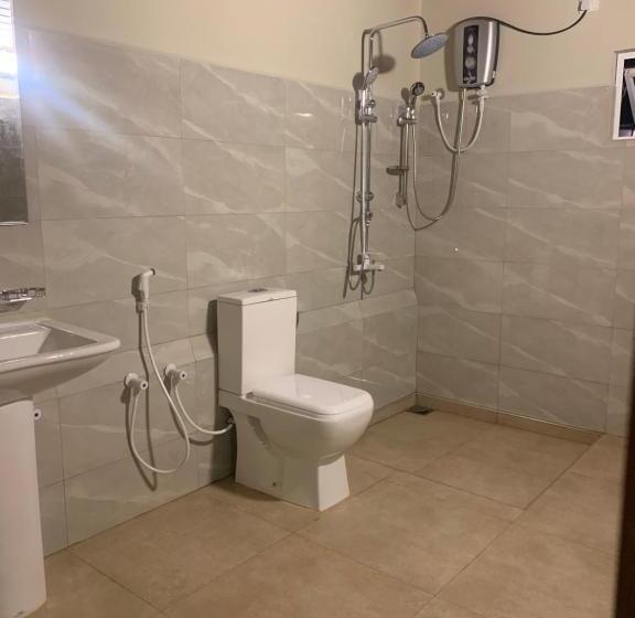 اتاق لوکس سه تخته, Pub Ceylon Hostel