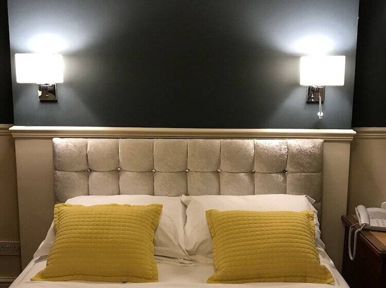 חדר סטנדרט, Eurobar &