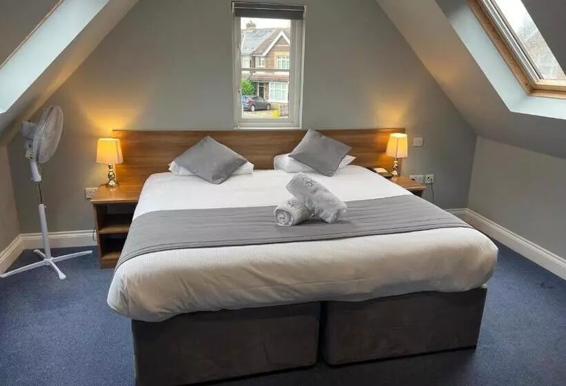 デラックスルーム, Corner House Hotel Gatwick With Bookable Holiday Parking