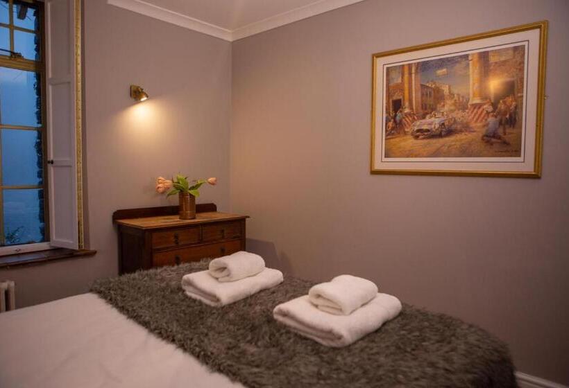 Suite with lake view, Haweswater Hotel