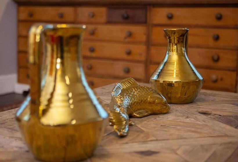 Suite with lake view, Haweswater Hotel