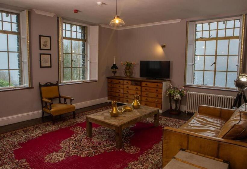 Suite with lake view, Haweswater Hotel