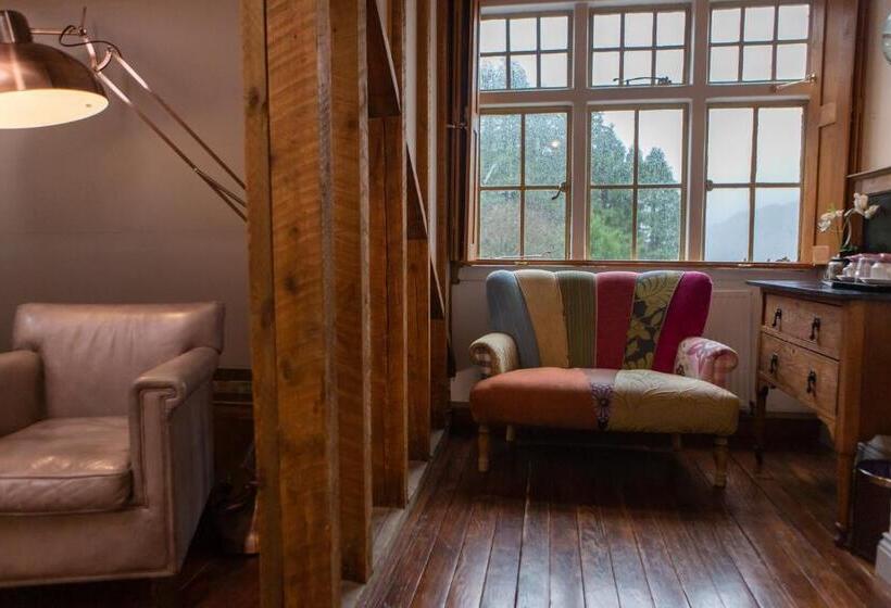 Полулюкс Вид на Озеро, Haweswater Hotel