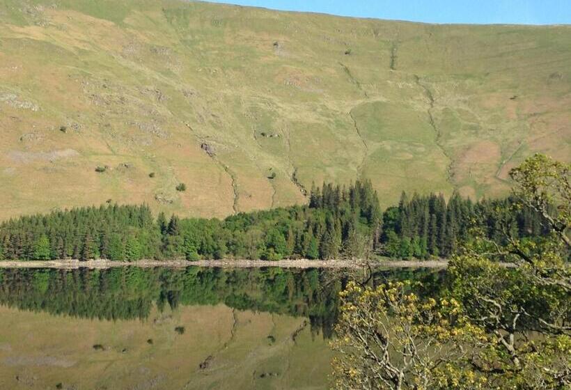 Suite with lake view, Haweswater Hotel