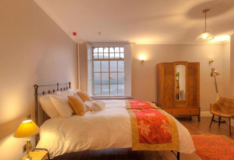 Suite with lake view, Haweswater Hotel