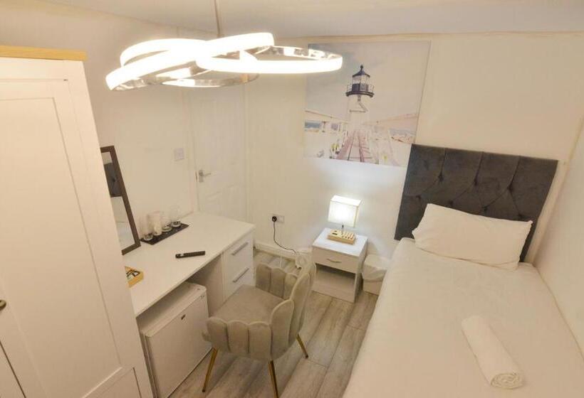 基本三人间, Anchor Guest House