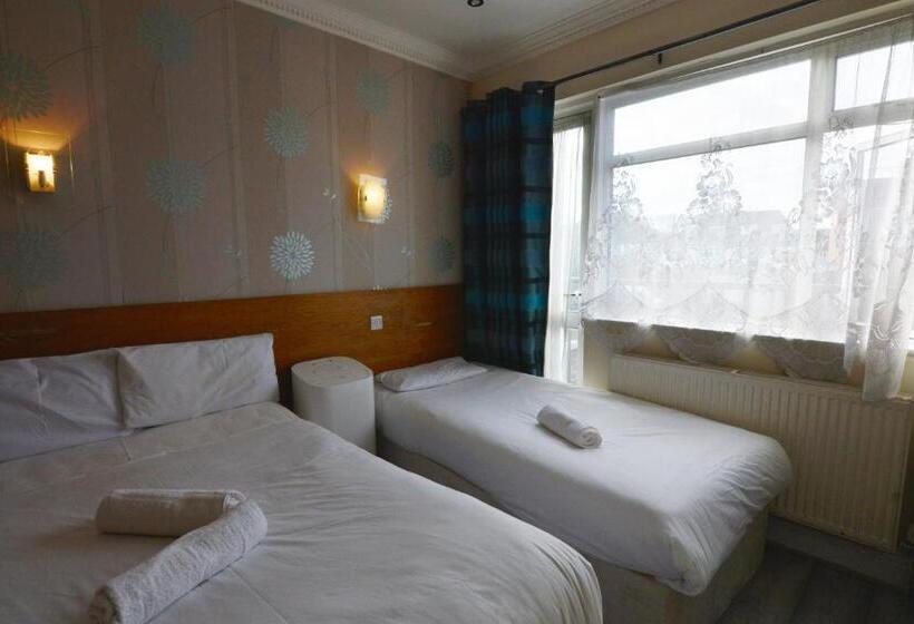 Трехместный Номер Базовый, Anchor Guest House