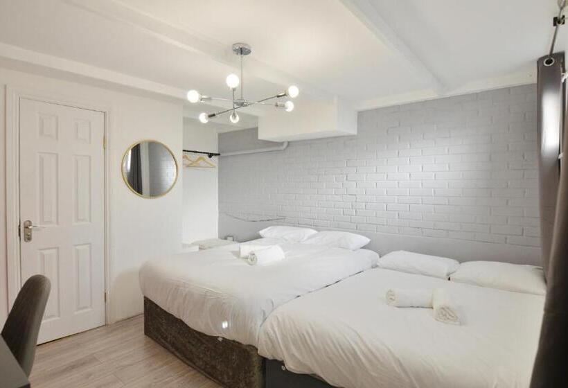 四人标准间, Anchor Guest House