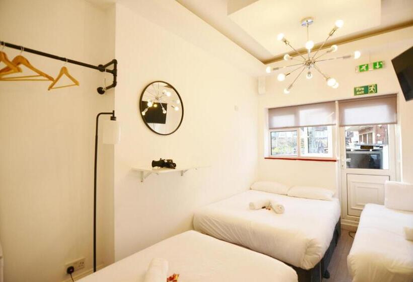 四人标准间, Anchor Guest House