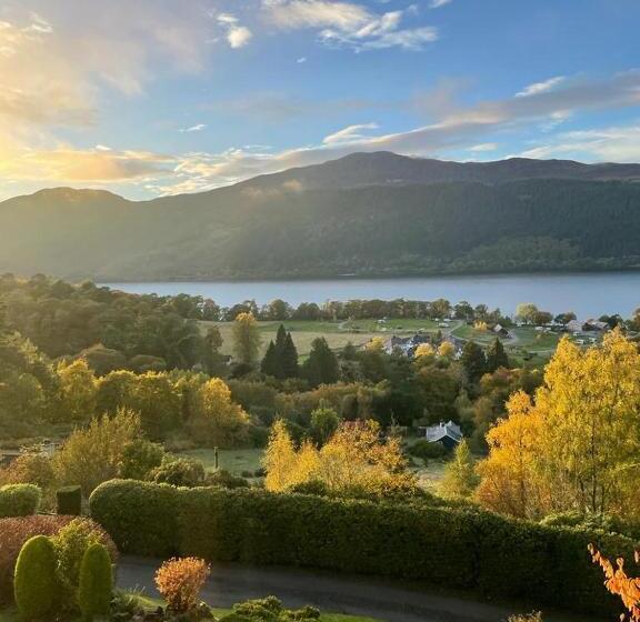 Suite with lake view, Craigdarroch