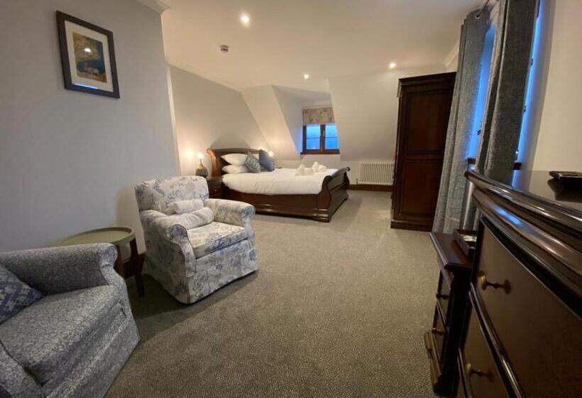 Suite with lake view, Craigdarroch