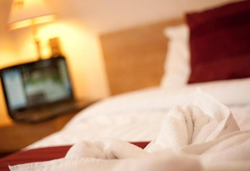 スタンダードルーム, Denewood