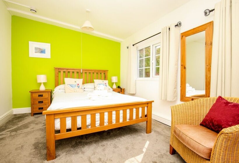 غرفة قياسية, Driftwood Spars