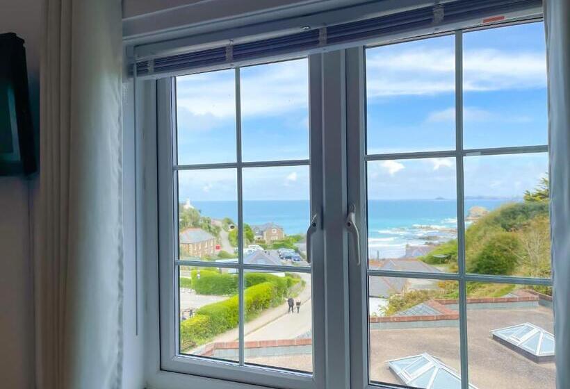 جناح سرير كينج, Driftwood Spars