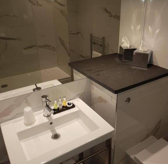 חדר אקזקיוטיב, Heywood Spa