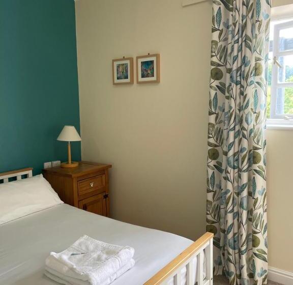 בקתת חדר, Inn On The Wye