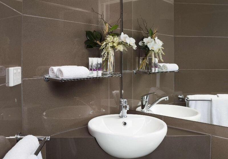 Номер Стандарт, Macdonald