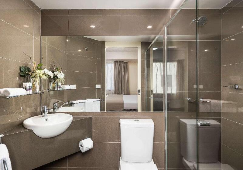 Номер Стандарт, Macdonald