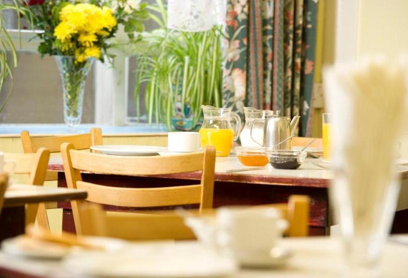 Трехместный Номер Стандарт Совместная Ванная, Macdonald