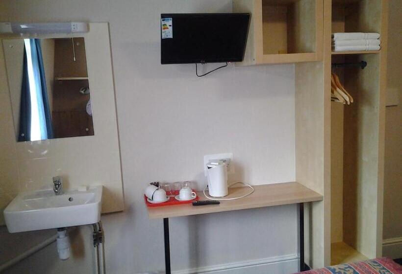 Трехместный Номер Стандарт Совместная Ванная, Macdonald