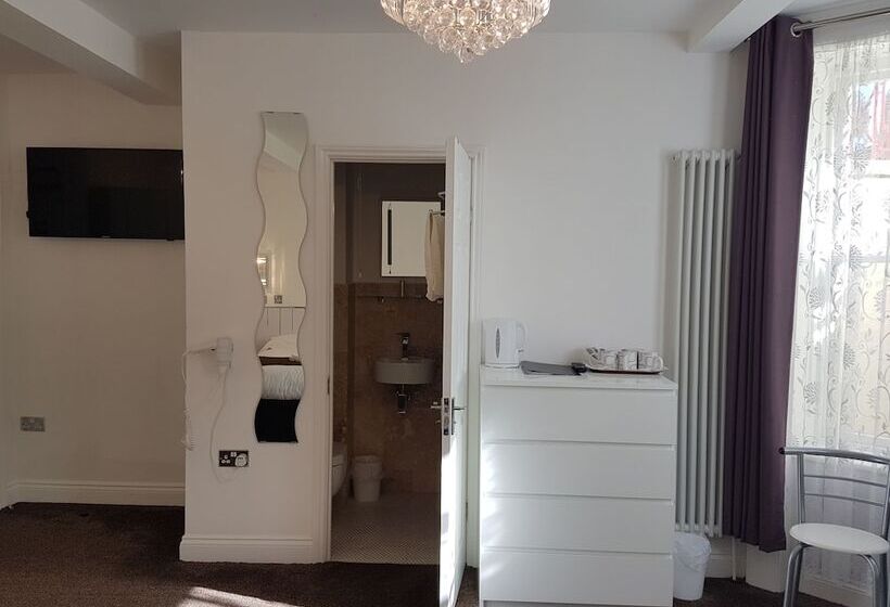חדר סטנדרט לארבעה, St George Hotel Great Yarmouth