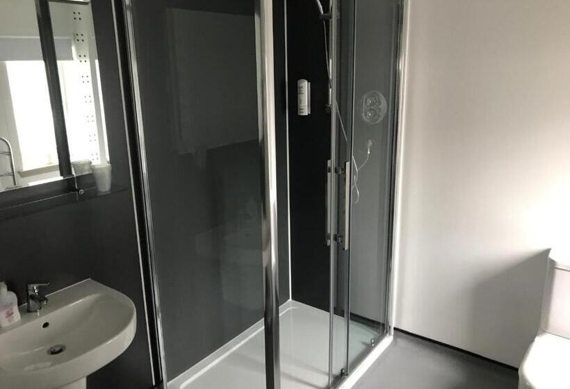 Номер Deluxe, Buchan