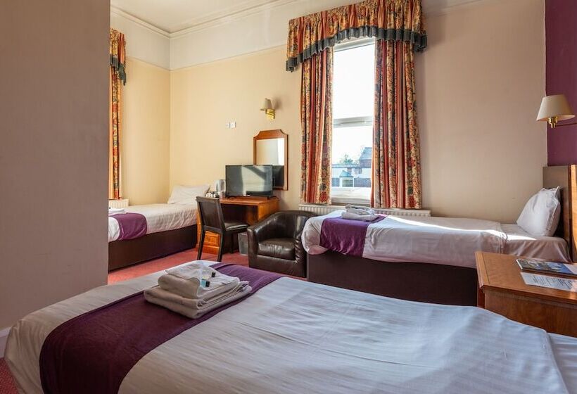 标准三人间, The Dene