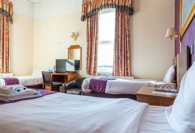 标准三人间, The Dene