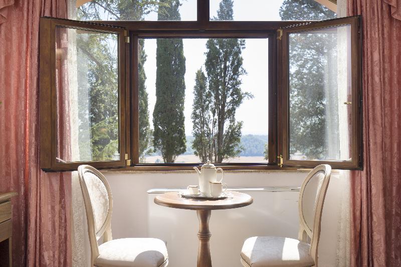 트리플 클래식 룸, The Limes