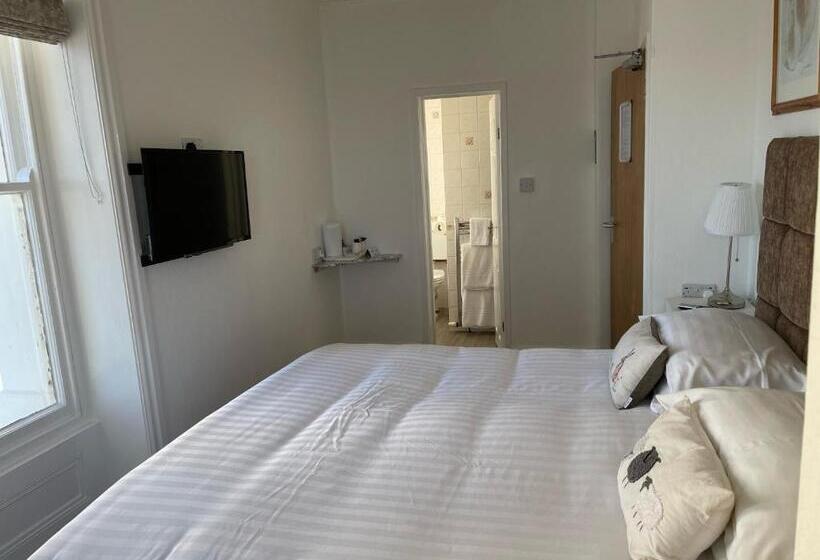 Номер Стандарт Вид на Море, The Shelbourne   Exclusivley For Adults