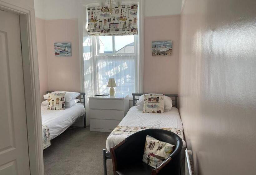 Номер Стандарт, The Shelbourne   Exclusivley For Adults